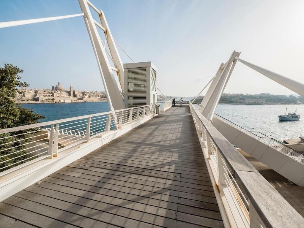 Deluxe Apartment With Valletta And Harbour Views Sliema Dış mekan fotoğraf