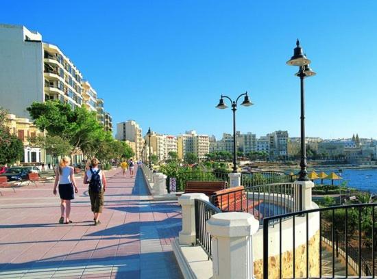 Deluxe Apartment With Valletta And Harbour Views Sliema Dış mekan fotoğraf
