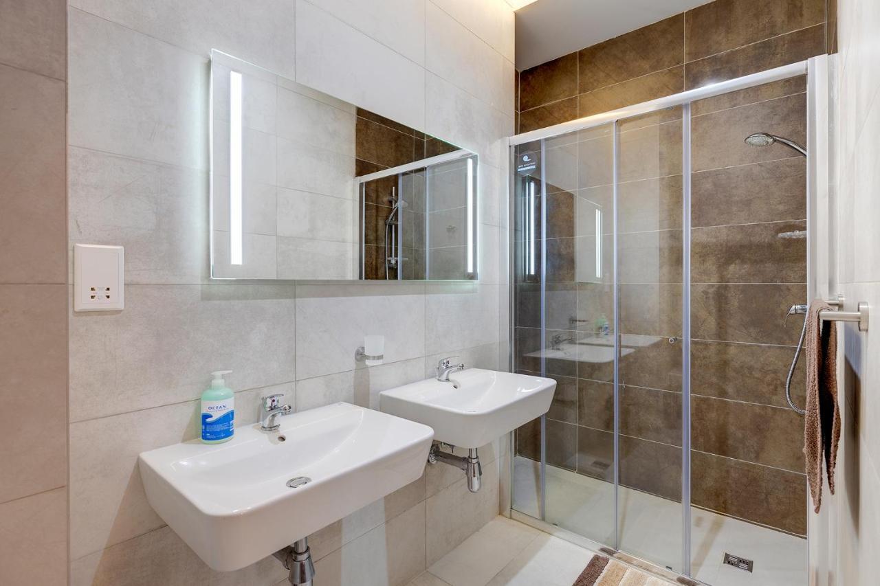 Deluxe Apartment With Valletta And Harbour Views Sliema Dış mekan fotoğraf
